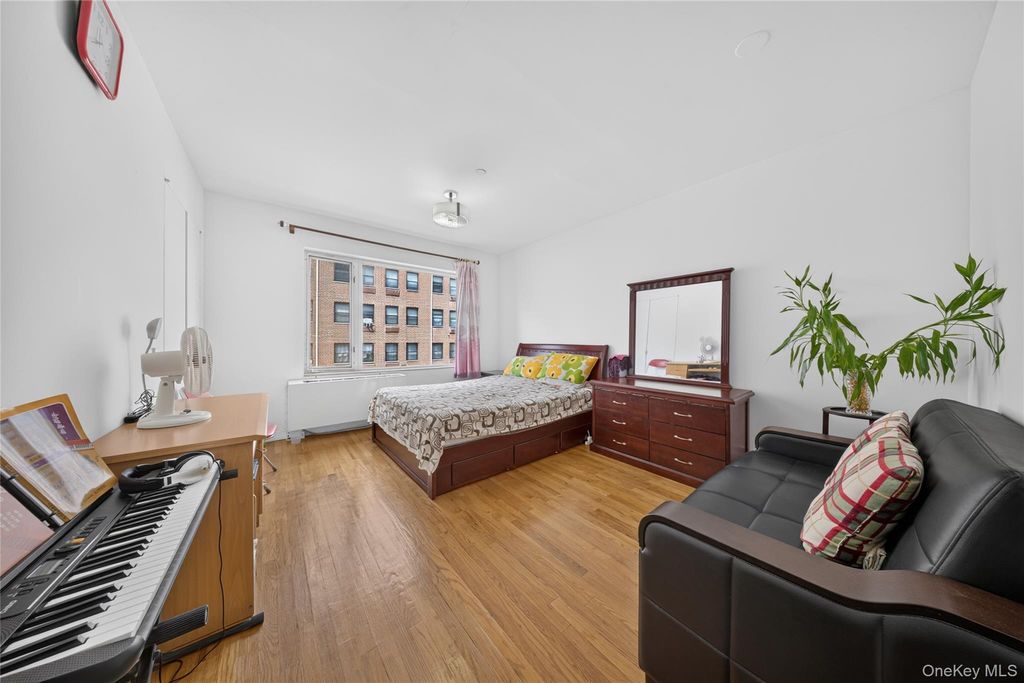 71-28 163rd Street 2A, Fresh Meadows, NY 11365 — photo 5