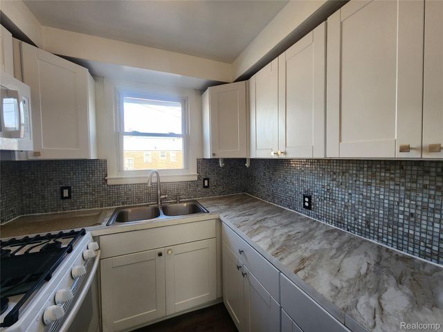 20248 Schaefer Highway, Detroit, MI 48235