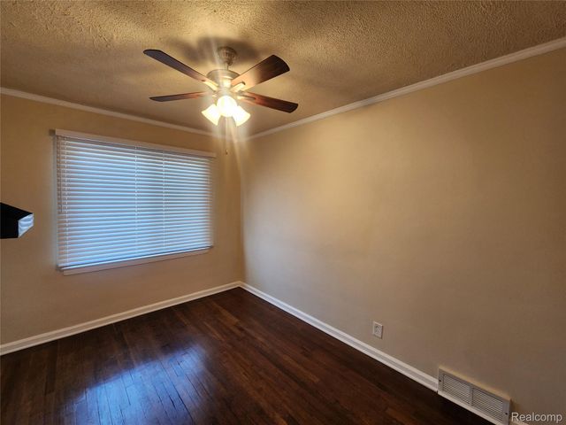 20248 Schaefer Highway, Detroit, MI 48235