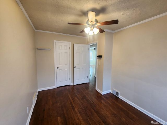 20248 Schaefer Highway, Detroit, MI 48235