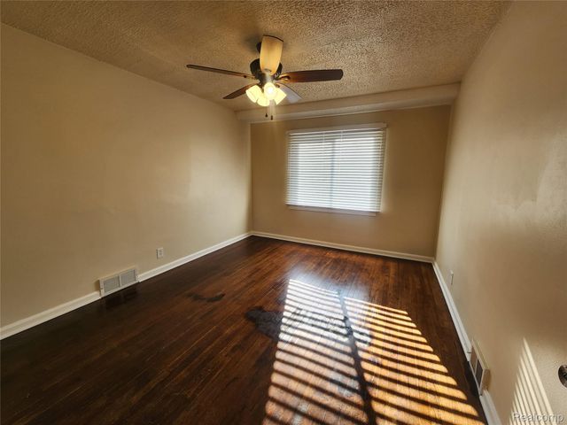 20248 Schaefer Highway, Detroit, MI 48235