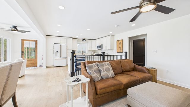 188 Trout Dr, Murray, KY 42071