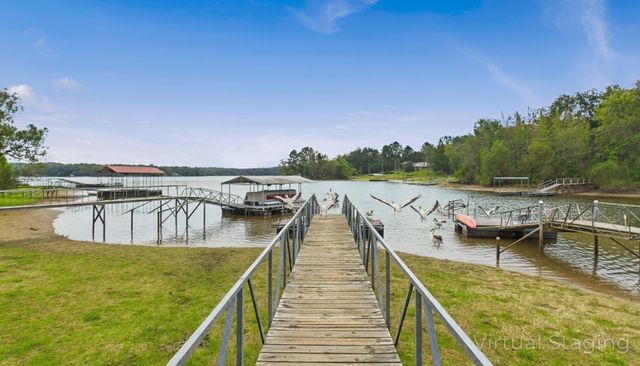 188 Trout Dr, Murray, KY 42071