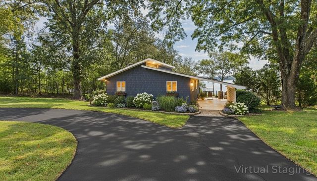 188 Trout Dr, Murray, KY 42071