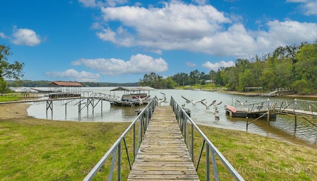 188 Trout Dr, Murray, KY 42071