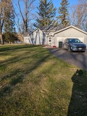 52 Deerpath Road, Deer Park, IL 60010