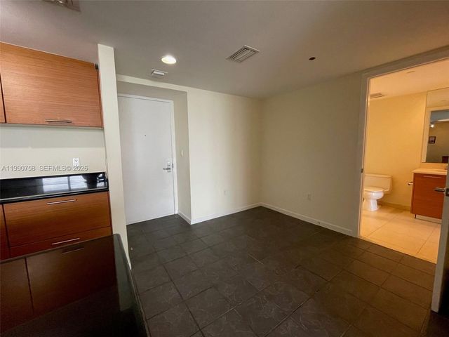 50 Biscayne Blvd 2205, Miami, FL 33132