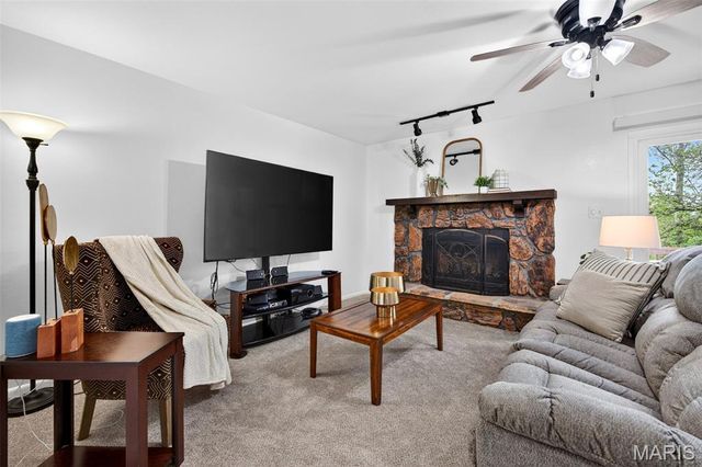 1843 Tawny Ash Drive, St Louis, MO 63146