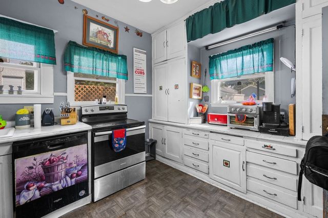 249 W 30th Street, Davenport, IA 52803