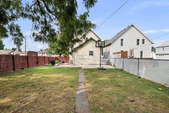 249 W 30th Street, Davenport, IA 52803