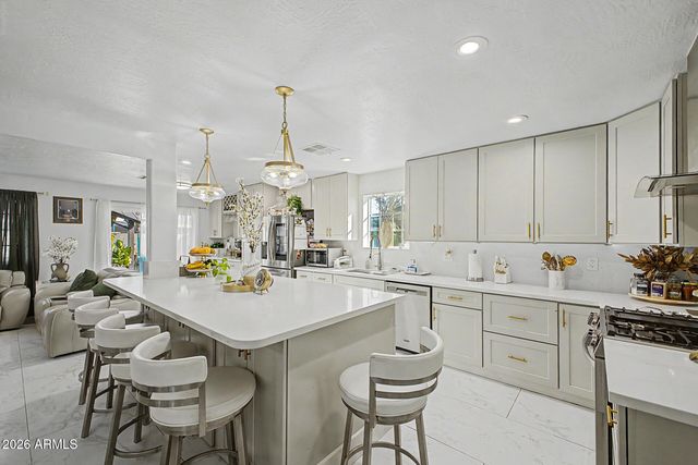 3201 W WILLOW Avenue, Phoenix, AZ 85029