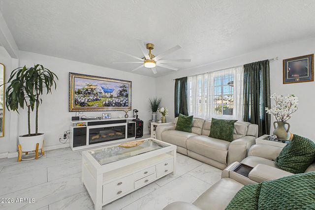 3201 W WILLOW Avenue, Phoenix, AZ 85029