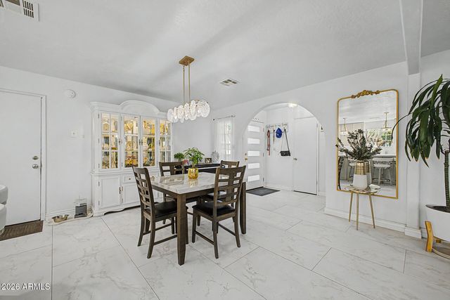 3201 W WILLOW Avenue, Phoenix, AZ 85029