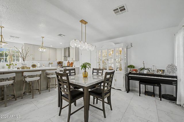 3201 W WILLOW Avenue, Phoenix, AZ 85029