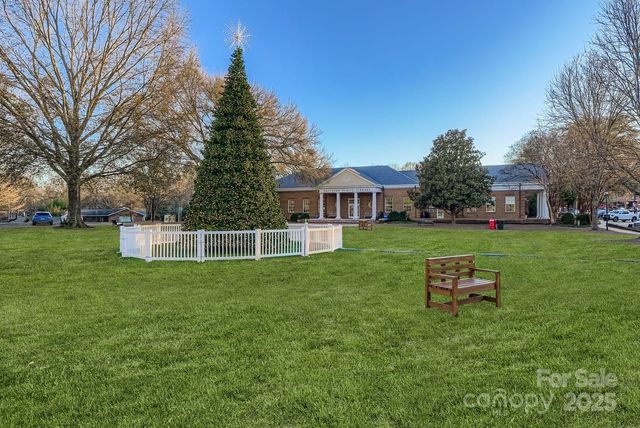 260 Bridges Farm Road, Mooresville, NC 28115