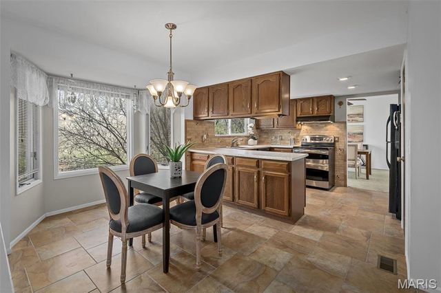 643 Nanceen Court, Ballwin, MO 63021