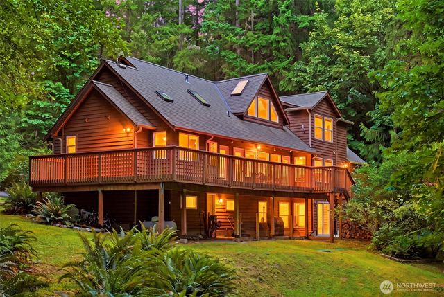 8345 NE 360th Street, Hansville, WA 98340