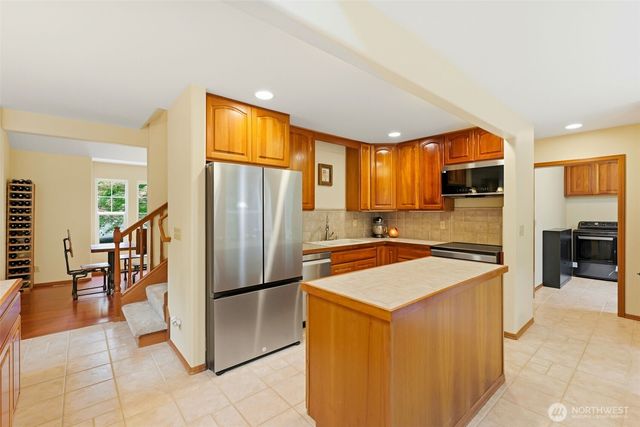 8345 NE 360th Street, Hansville, WA 98340