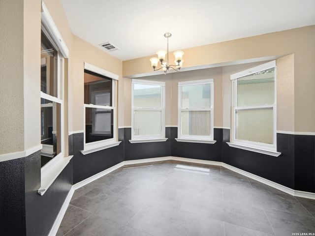 659 MEADOW ARBOR LN, Universal City, TX 78148
