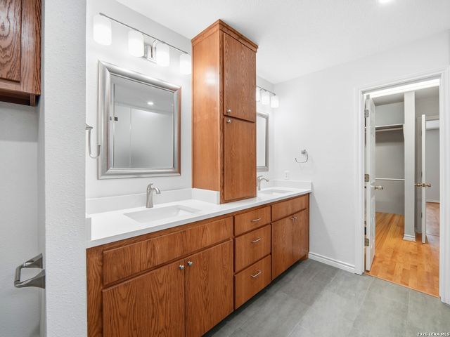659 MEADOW ARBOR LN, Universal City, TX 78148