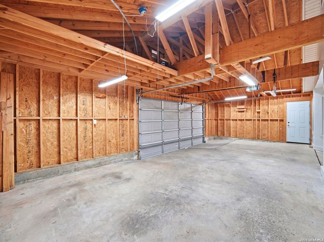 659 MEADOW ARBOR LN, Universal City, TX 78148