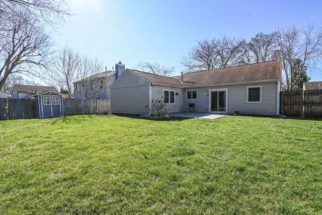 5150 Winona Lane, Gurnee, IL 60031