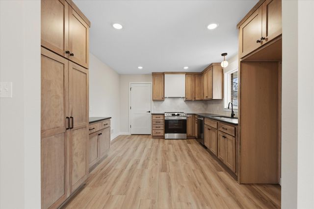 1329 VISTA CAMPO, Jefferson City, MO 65109