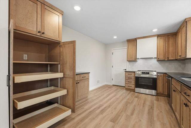 1329 VISTA CAMPO, Jefferson City, MO 65109