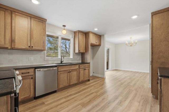 1329 VISTA CAMPO, Jefferson City, MO 65109