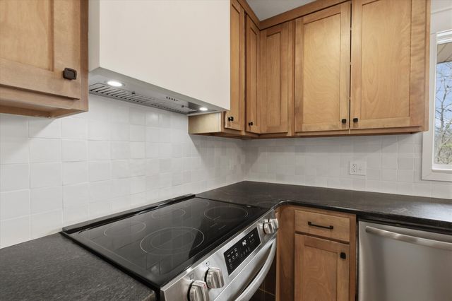 1329 VISTA CAMPO, Jefferson City, MO 65109