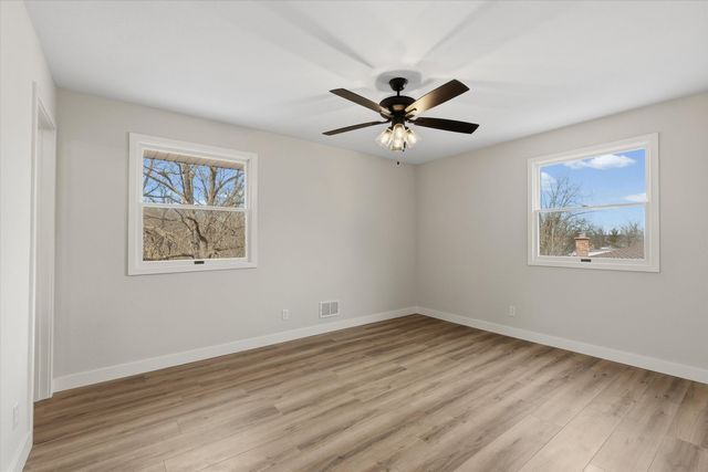 1329 VISTA CAMPO, Jefferson City, MO 65109