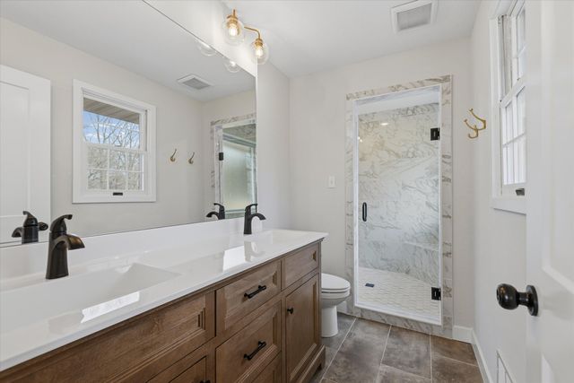 1329 VISTA CAMPO, Jefferson City, MO 65109