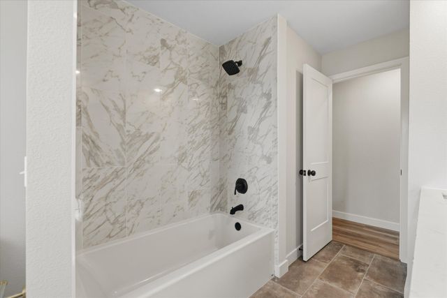 1329 VISTA CAMPO, Jefferson City, MO 65109