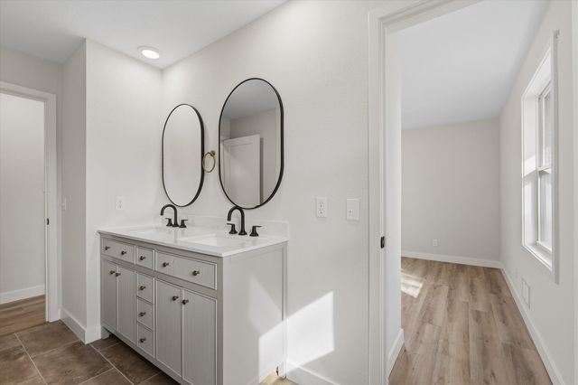 1329 VISTA CAMPO, Jefferson City, MO 65109