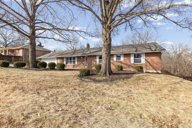 1329 VISTA CAMPO, Jefferson City, MO 65109