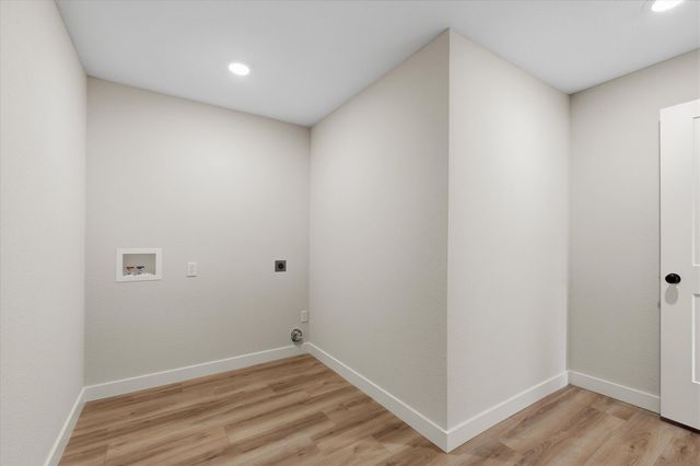 1329 VISTA CAMPO, Jefferson City, MO 65109