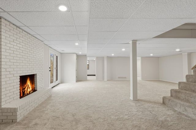 1329 VISTA CAMPO, Jefferson City, MO 65109