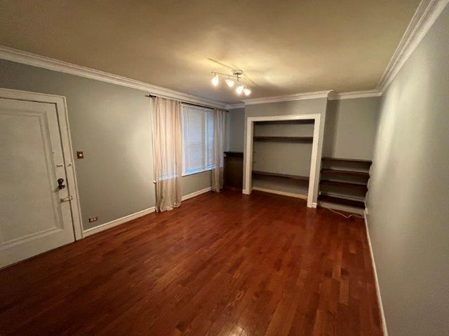 2838 W Addison Street 2N, Chicago, IL 60618