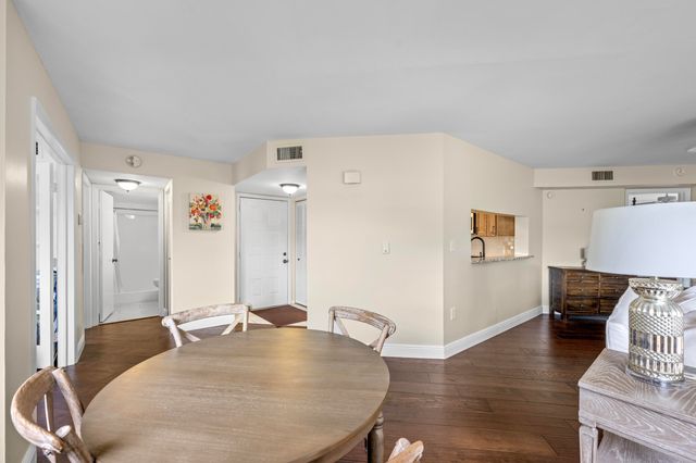 6670 Villa Sonrisa Drive 224, Boca Raton, FL 33433