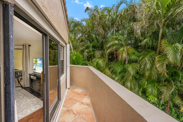 6670 Villa Sonrisa Drive 224, Boca Raton, FL 33433