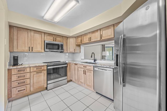 6670 Villa Sonrisa Drive 224, Boca Raton, FL 33433