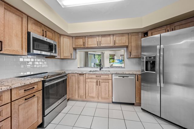 6670 Villa Sonrisa Drive 224, Boca Raton, FL 33433