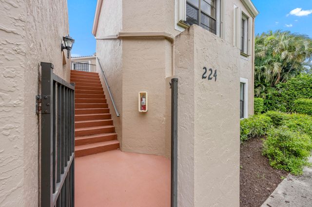 6670 Villa Sonrisa Drive 224, Boca Raton, FL 33433