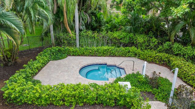 6670 Villa Sonrisa Drive 224, Boca Raton, FL 33433