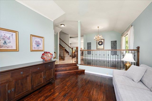 296 Randall Dr, Folsom, CA 95630