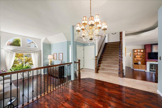 296 Randall Dr, Folsom, CA 95630