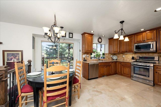 296 Randall Dr, Folsom, CA 95630
