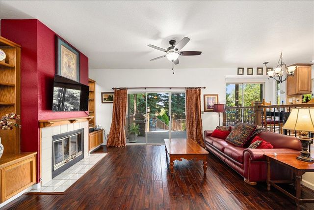 296 Randall Dr, Folsom, CA 95630