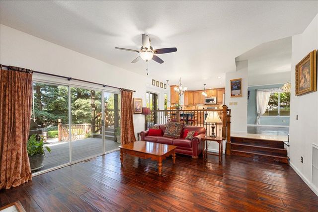 296 Randall Dr, Folsom, CA 95630