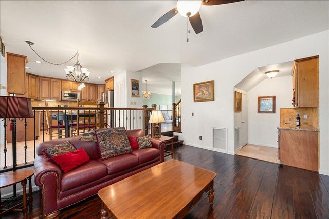 296 Randall Dr, Folsom, CA 95630